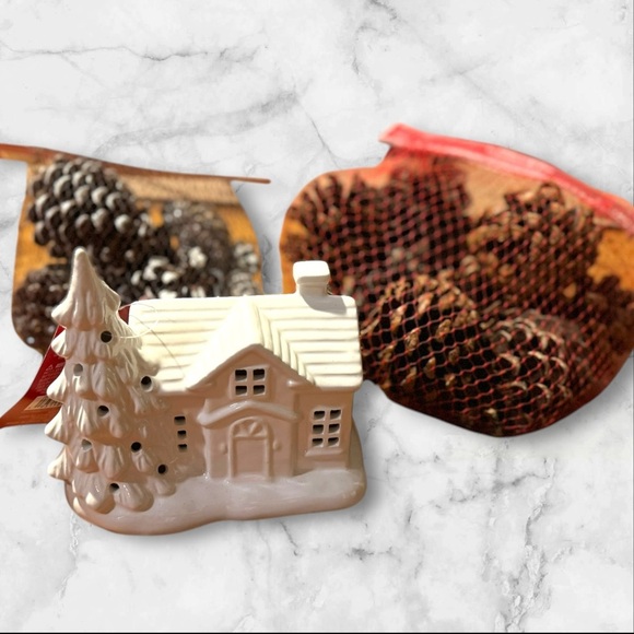 Ceramic Holiday House with Pine Cones - Picture 2 of 7